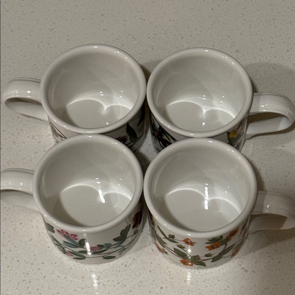 Charming Floral Mug Set - White with Multicolor Designs - Picture 10 of 10